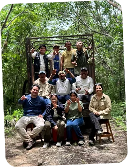Equipo de Tech for Nature México en el bosque